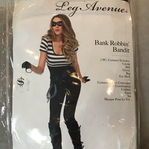 Price ⬇️ Leg Avenue Bank Robbin’ Bandit Costume